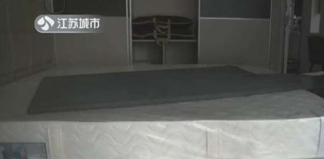 花费近万元买到假实木床导致室内甲醛超标，实木床竟是人造板