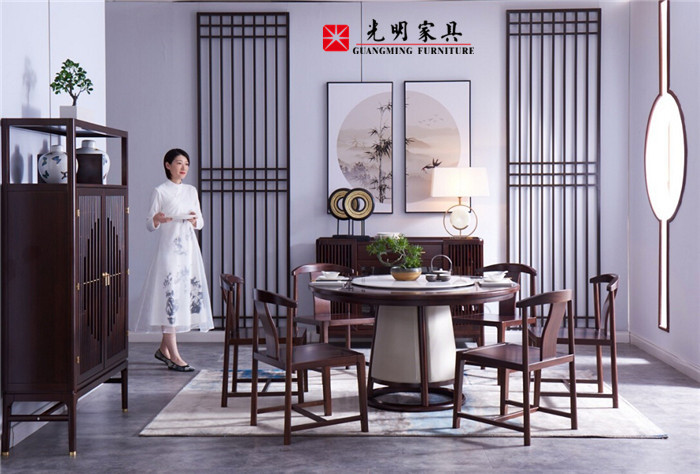 精选实木餐桌，让家居生活更美好